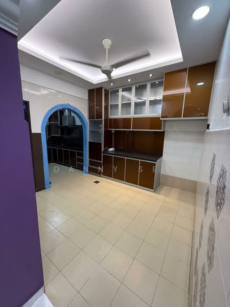 2-storey Terraced House for Sale in Bandar Indahpura (Kulai) - Danny See - Kitchen - PropertyGuru.com.my