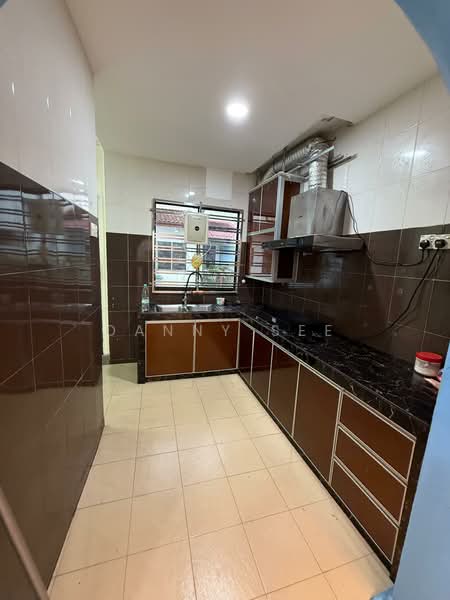 2-storey Terraced House for Sale in Bandar Indahpura (Kulai) - Danny See - Kitchen - PropertyGuru.com.my