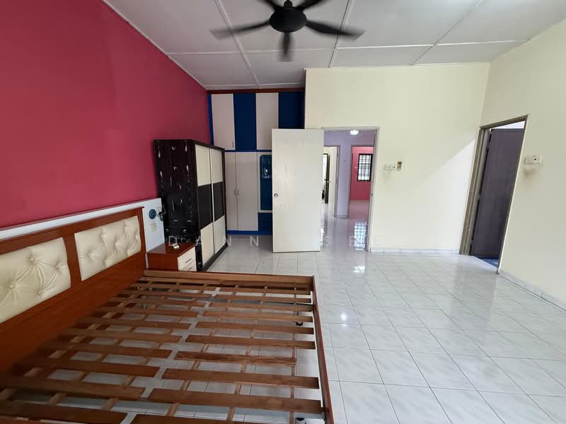 2-storey Terraced House for Sale in Bandar Indahpura (Kulai) - Danny See - Bedroom - PropertyGuru.com.my