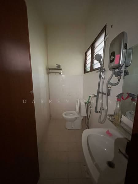 Rumah Teres untuk Disewa di Bandar Sungai Long (Selangor) - Darren Chan - Bathroom - PropertyGuru.com.my