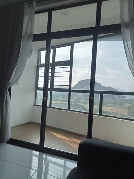 Kondominium untuk Disewa di Oasis - Jeff Tan - Balcony - PropertyGuru.com.my