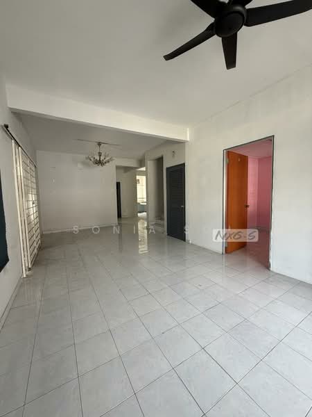 Rumah Teres 2 Tingkat untuk Dijual di Kota Kemuning (Shah Alam) - Sonia Soh - Living Room - PropertyGuru.com.my