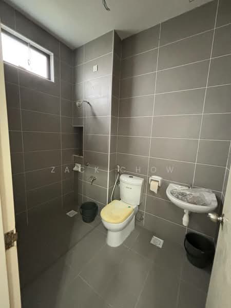 Semi-Detached House for Sale in Bandar Cemerlang (Ulu Tiram) - Zack Chow - Bathroom - PropertyGuru.com.my
