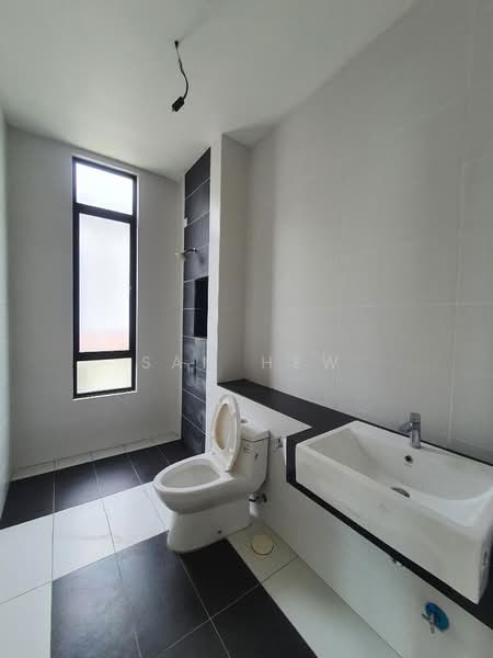 Rumah Kluster untuk Disewa di Eco Majestic (Semenyih) - Sam Hew - Bathroom - PropertyGuru.com.my