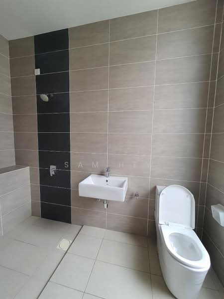 Rumah Kluster untuk Disewa di Eco Majestic (Semenyih) - Sam Hew - Bathroom - PropertyGuru.com.my