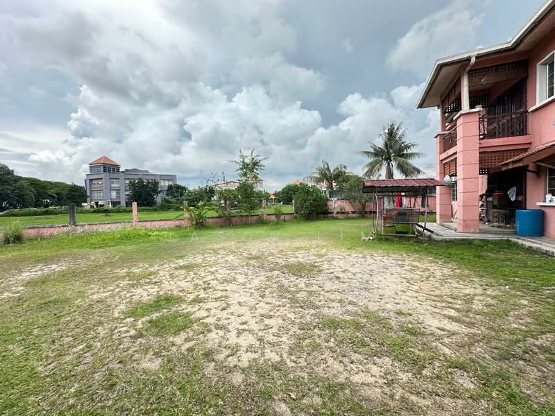 2-storey Terraced House for Sale in Desa Latania (Shah Alam) - Jason Lim - Exterior - PropertyGuru.com.my