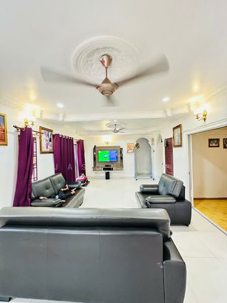 2-storey Terraced House for Sale in Desa Latania (Shah Alam) - Jason Lim - Living Room - PropertyGuru.com.my