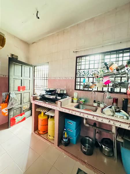 2-storey Terraced House for Sale in Desa Latania (Shah Alam) - Jason Lim - Kitchen - PropertyGuru.com.my