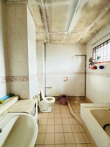 2-storey Terraced House for Sale in Desa Latania (Shah Alam) - Jason Lim - Bathroom - PropertyGuru.com.my