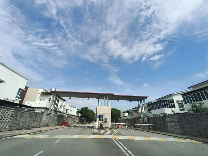 Semi-Detached House for Sale in Canary Garden (Klang) - Nor Khafadzah - Exterior - PropertyGuru.com.my