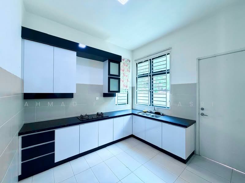 Semi-Detached House for Sale in Bemban (Melaka) - Ahmad Faizal Basri - Kitchen - PropertyGuru.com.my