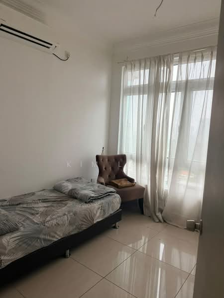Servis Apartment untuk Dijual di Pangsapuri Tanah Emas (Golden Sands) - Kim Loh - Bedroom - PropertyGuru.com.my
