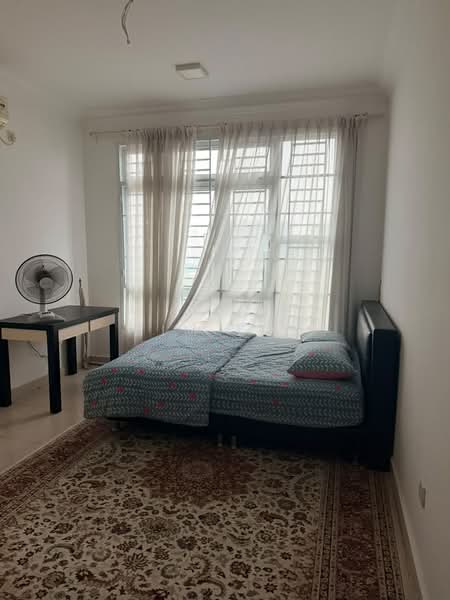 Servis Apartment untuk Dijual di Pangsapuri Tanah Emas (Golden Sands) - Kim Loh - Bedroom - PropertyGuru.com.my