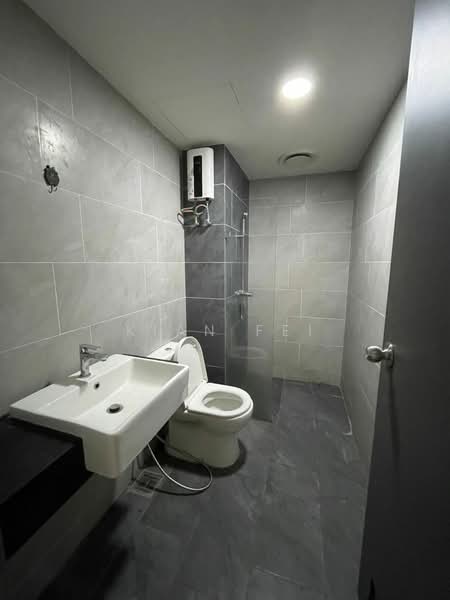 Servis Apartment untuk Disewa di Emporis - Kian Fei - Bathroom - PropertyGuru.com.my