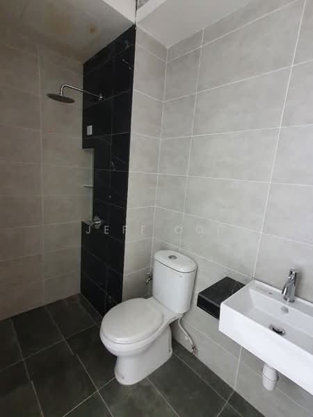 Condominium for Sale at QuayWest Residence - Jeff Ooi - Bathroom - PropertyGuru.com.my