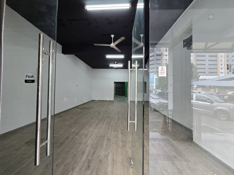 Shop for Rent in Kajang (Selangor) - Nicky Chua - Entrance - PropertyGuru.com.my