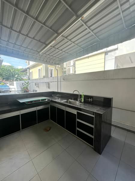 Semi-Detached House for Sale in Taman Impian Emas (Skudai) - Tom Loh - Kitchen - PropertyGuru.com.my