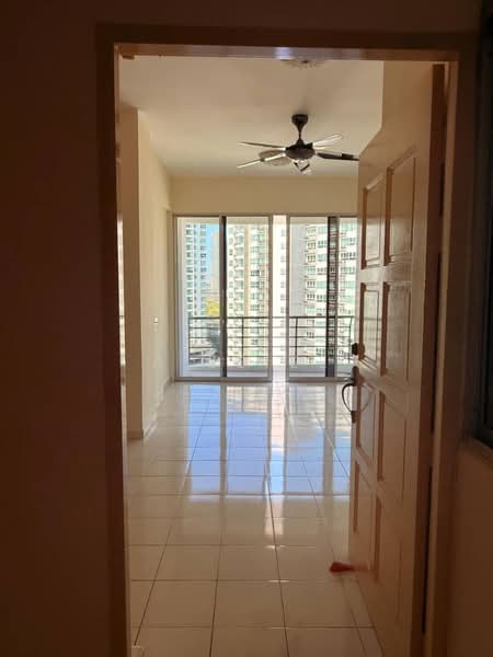 Kondominium untuk Dijual di Putra Place Condominium - A Ee Ee - Living Room - PropertyGuru.com.my