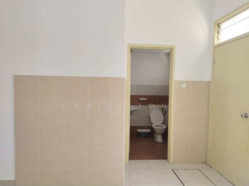 Rumah Teres 2 Tingkat untuk Dijual di Bandar Pulai Jaya (Kulai) - Daniel Yong - Bathroom - PropertyGuru.com.my