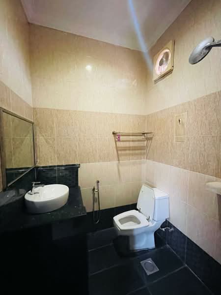 Rumah Teres 2 Tingkat untuk Dijual di Kampung Tasik Tambahan (Ampang) - ZULL ARIFFIN - Bathroom - PropertyGuru.com.my