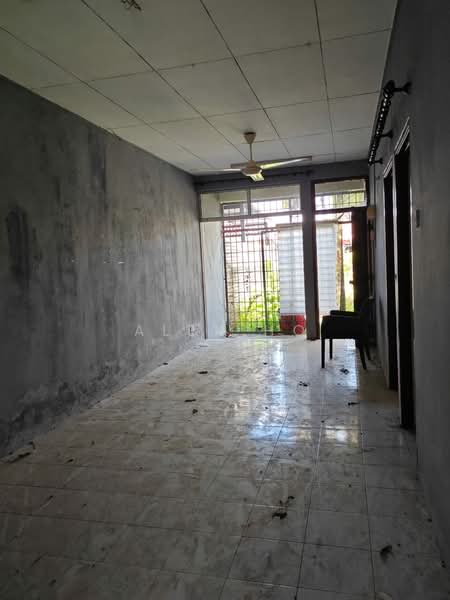 Rumah Teres 1 Tingkat untuk Dijual di Bandar Putra Bertam (Kepala Batas) - Alex Ho - Living Room - PropertyGuru.com.my