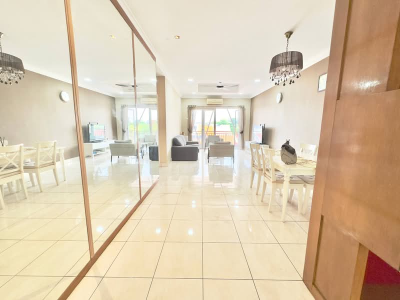 Rumah Bandar untuk Dijual di Petaling Jaya (Selangor) - Azli Ibrahim - Living Room - PropertyGuru.com.my