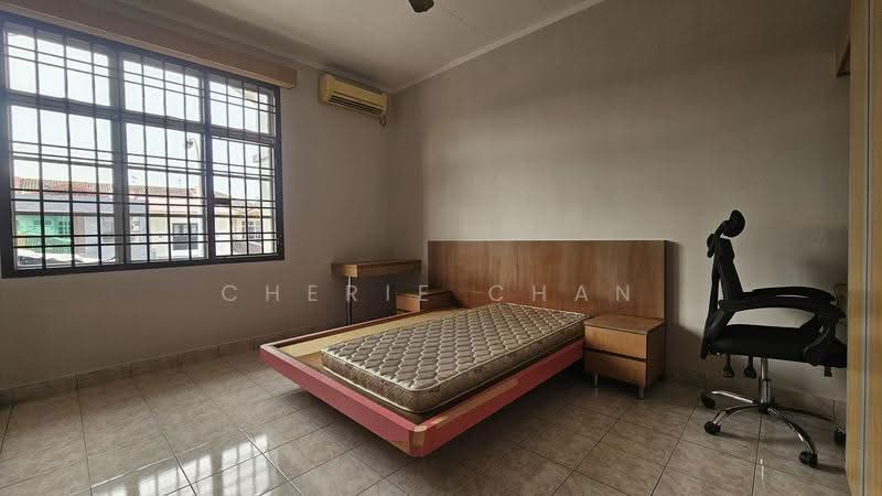 Rumah Teres 2-Tingkat untuk Disewa di Taman Mutiara Rini (Skudai) - Cherie Chan - Bedroom - PropertyGuru.com.my