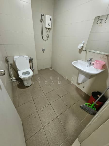 Servis Apartment untuk Disewa di i-SOHO @ i-City - Nik Ahmad Muazzam Bin Nik Mazlan - Bathroom - PropertyGuru.com.my