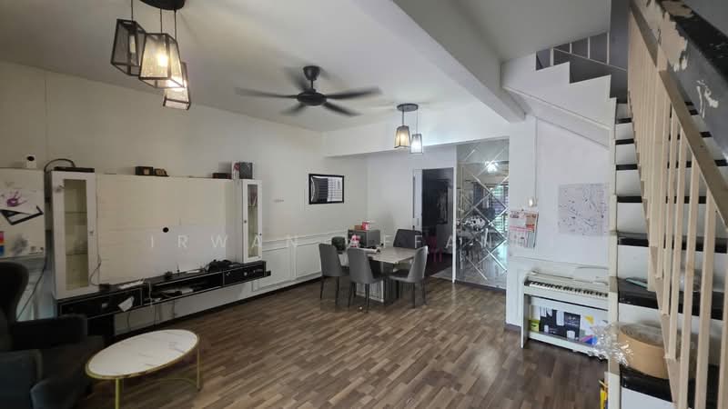 2-storey Terraced House for Sale in Bandar Saujana Putra (Tanjong Duabelas) - Irwan Affandi - Living Room - PropertyGuru.com.my