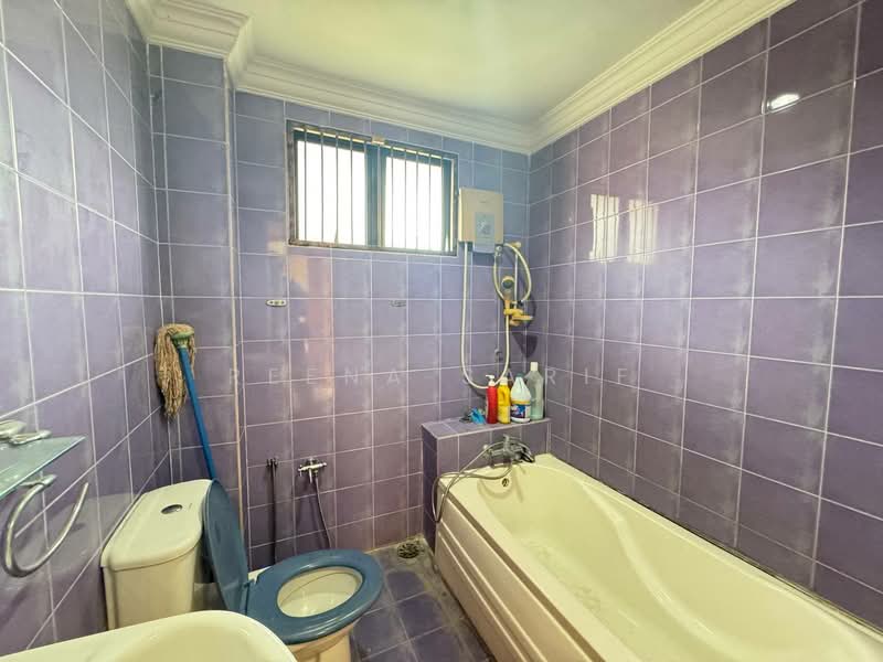 Rumah Teres 2 Tingkat untuk Dijual di Ampang (Selangor) - Reena Sarif - Bathroom - PropertyGuru.com.my