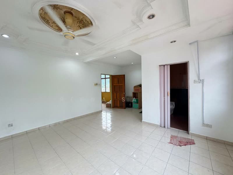 Rumah Teres 2 Tingkat untuk Dijual di Ampang (Selangor) - Reena Sarif - Living Room - PropertyGuru.com.my