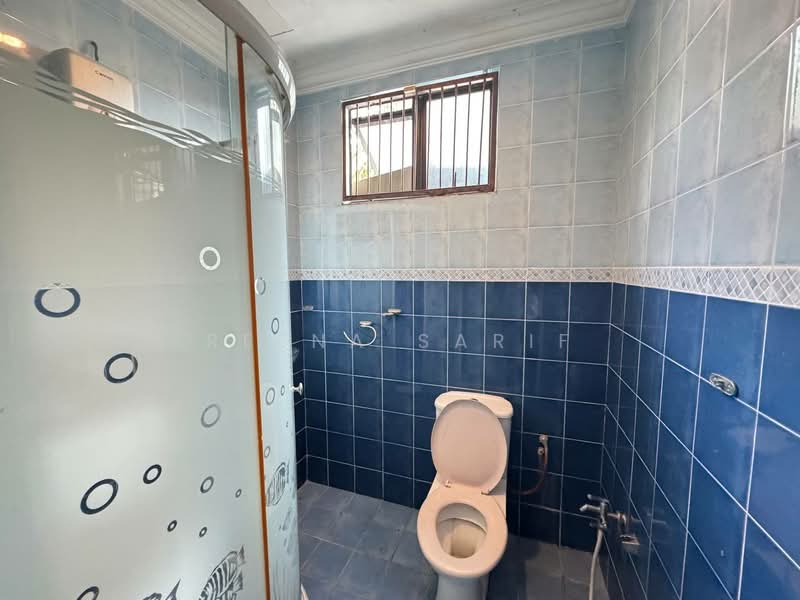 Rumah Teres 2 Tingkat untuk Dijual di Ampang (Selangor) - Reena Sarif - Bathroom - PropertyGuru.com.my