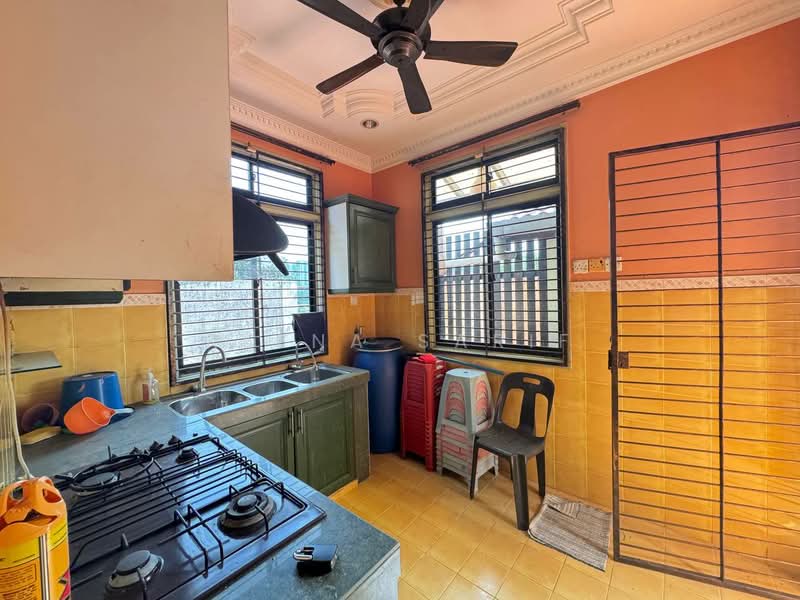 Rumah Teres 2 Tingkat untuk Dijual di Ampang (Selangor) - Reena Sarif - Kitchen - PropertyGuru.com.my