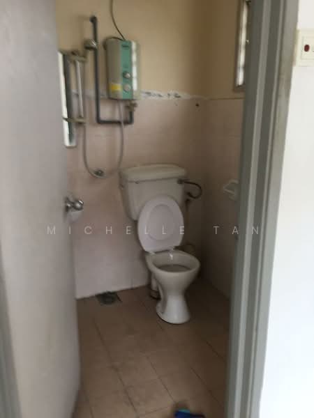 Apartment for Sale at Apartment Sri Ara - Michelle Tan - Bathroom - PropertyGuru.com.my