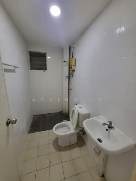 Apartment for Rent at Seri Jati - Zackinn Hoi - Bathroom - PropertyGuru.com.my