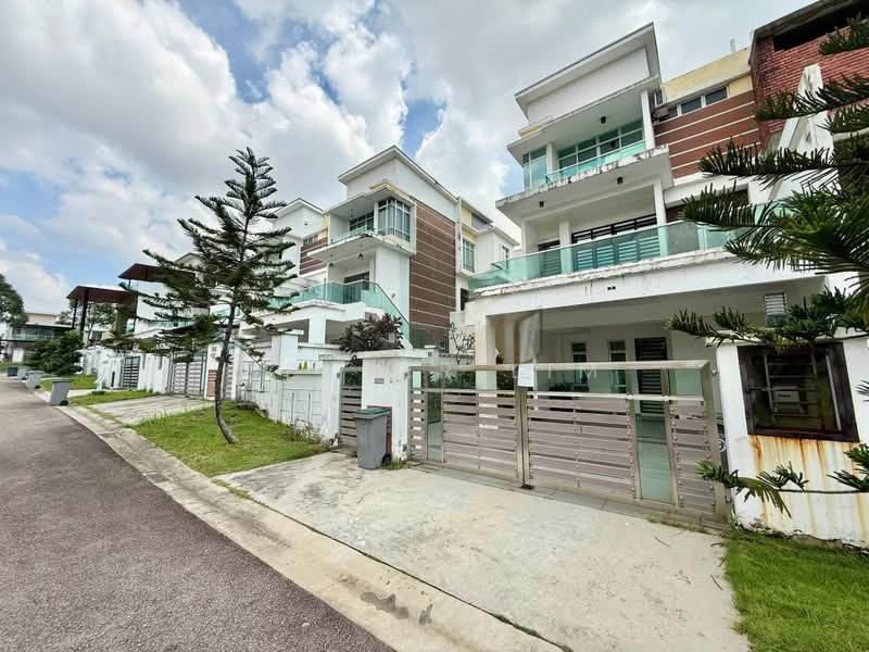 Cluster House for Sale in Johor Bahru (Johor) - Dexter Lim - Exterior - PropertyGuru.com.my