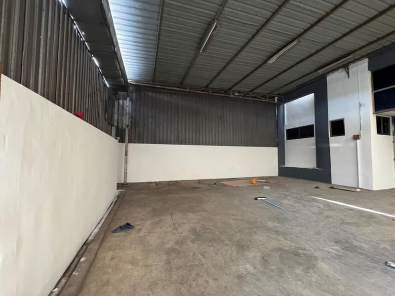 Semi-D Factory for Rent in Taman Desa Cemerlang (Ulu Tiram) - Savy Law - Interior - PropertyGuru.com.my