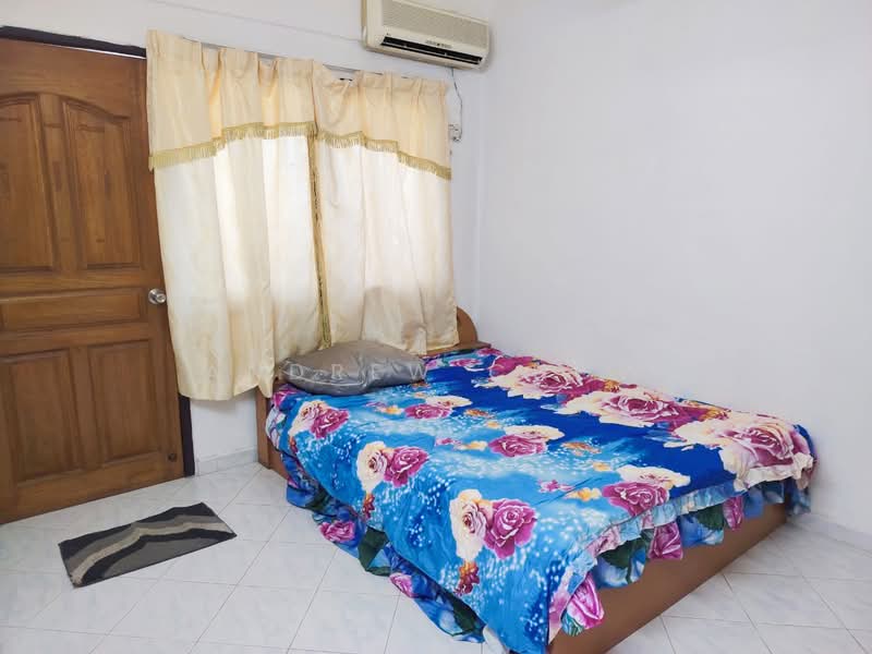 Pangsapuri untuk Disewa di Taman Jubilee Phase 4 - Andrew Chow - Bedroom - PropertyGuru.com.my