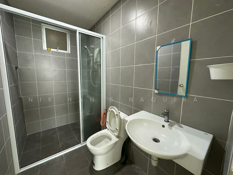 Service Residence for Rent at Savanna Executive Suite @ Southville City - Nik Hanis Naquira - Bathroom - PropertyGuru.com.my