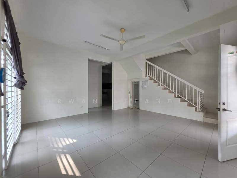 Rumah Kluster untuk Disewa di Bandar Saujana Putra (Tanjong Duabelas) - Irwan Affandi - Living Room - PropertyGuru.com.my