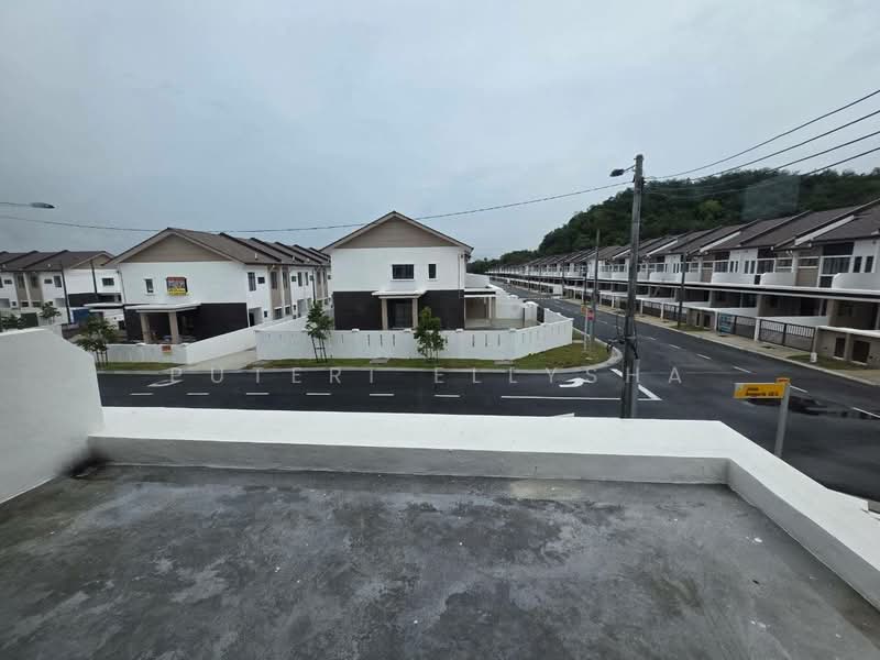 Rumah Teres 2 Tingkat untuk Dijual di Bukit Sentosa (Rawang) - Puteri Ellysha - Exterior - PropertyGuru.com.my