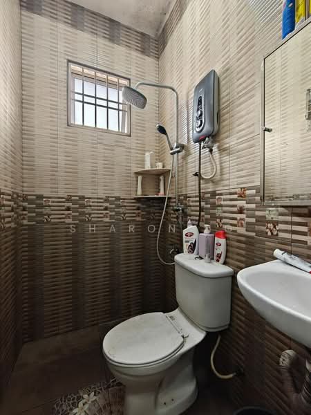 2-storey Terraced House for Sale in Taman Sri Pulai Perdana (Skudai) - Sharon Ng - Bathroom - PropertyGuru.com.my