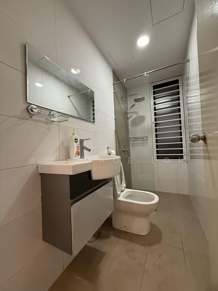 Servis Apartment untuk Disewa di SkyVille 8 @ Benteng 8 - Woon Hoe Loh - Bathroom - PropertyGuru.com.my