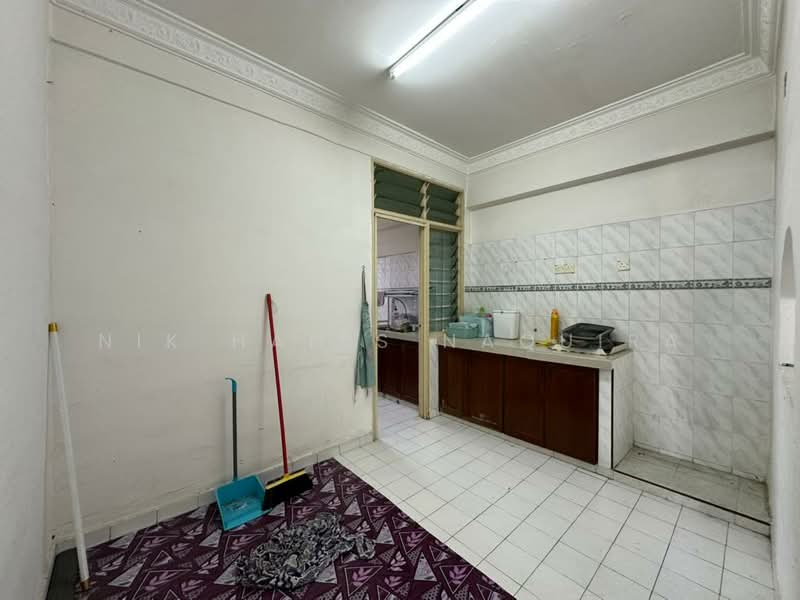 Apartment for Rent at Cheras Utama - Nik Hanis Naquira - Kitchen - PropertyGuru.com.my