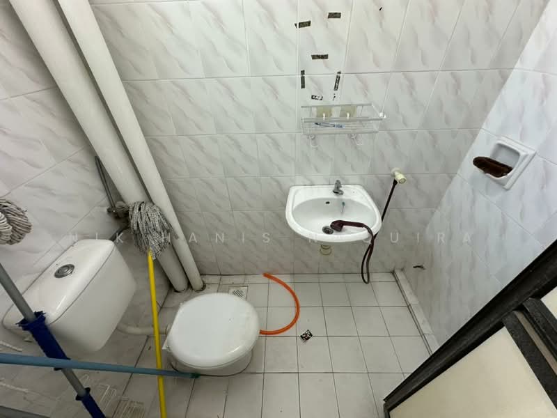 Apartment for Rent at Cheras Utama - Nik Hanis Naquira - Bathroom - PropertyGuru.com.my