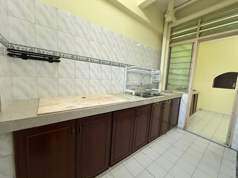 Pangsapuri untuk Disewa di Cheras Utama - Nik Hanis Naquira - Kitchen - PropertyGuru.com.my