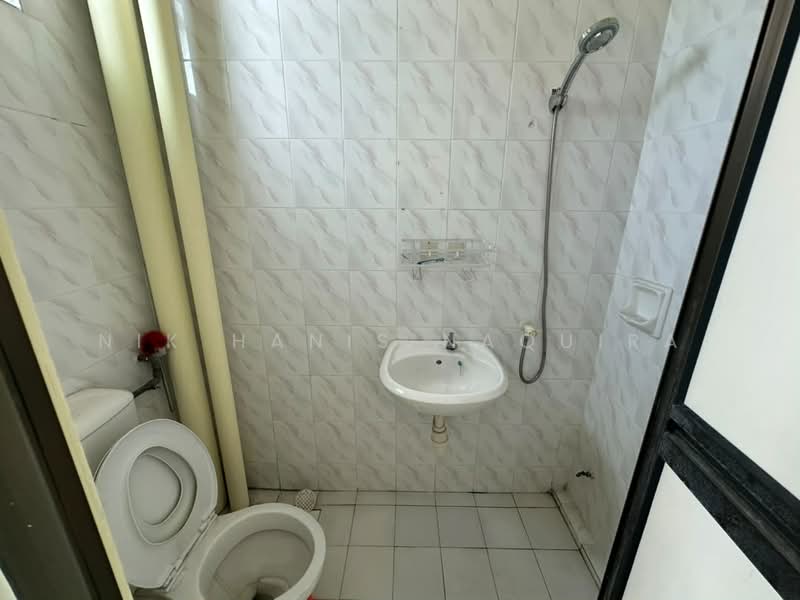 Pangsapuri untuk Disewa di Cheras Utama - Nik Hanis Naquira - Bathroom - PropertyGuru.com.my