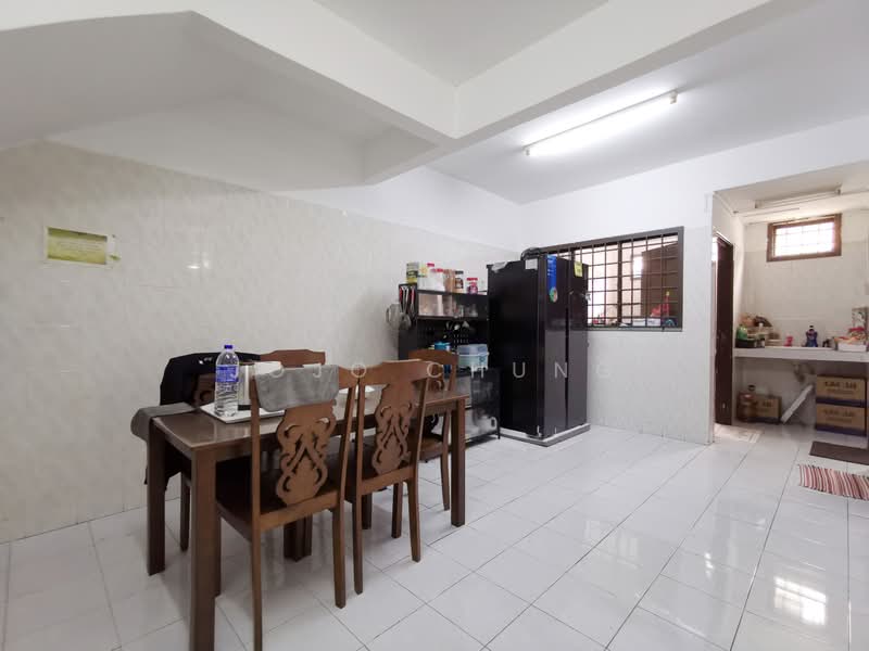 2-storey Terraced House for Sale in Taman Mount Austin (Tebrau) - Jojo Chung - Kitchen - PropertyGuru.com.my