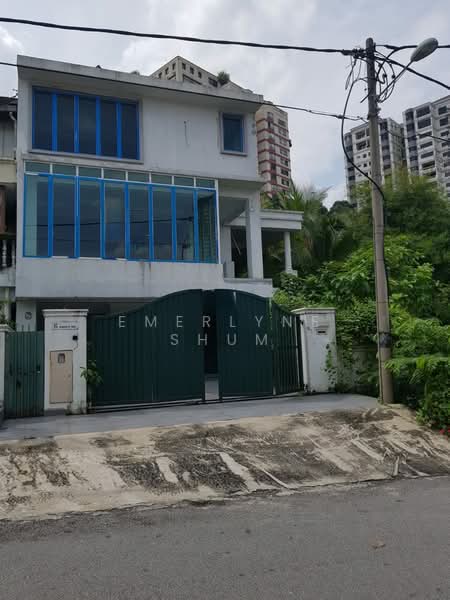 2.5-storey Terraced House for Sale in Petaling Jaya (Selangor) - Emerlyne Shum - Exterior - PropertyGuru.com.my