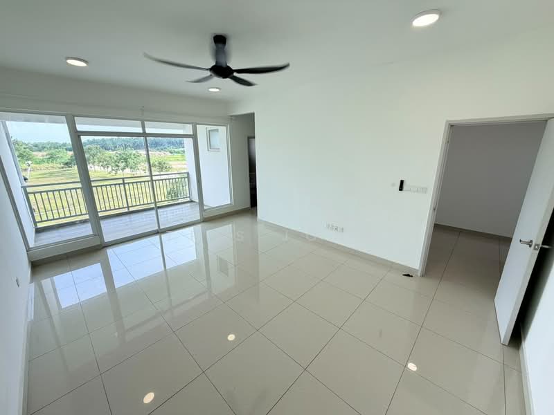 Rumah Teres 2 Tingkat untuk Dijual di Rawang (Selangor) - Tris Jong - Living Room - PropertyGuru.com.my